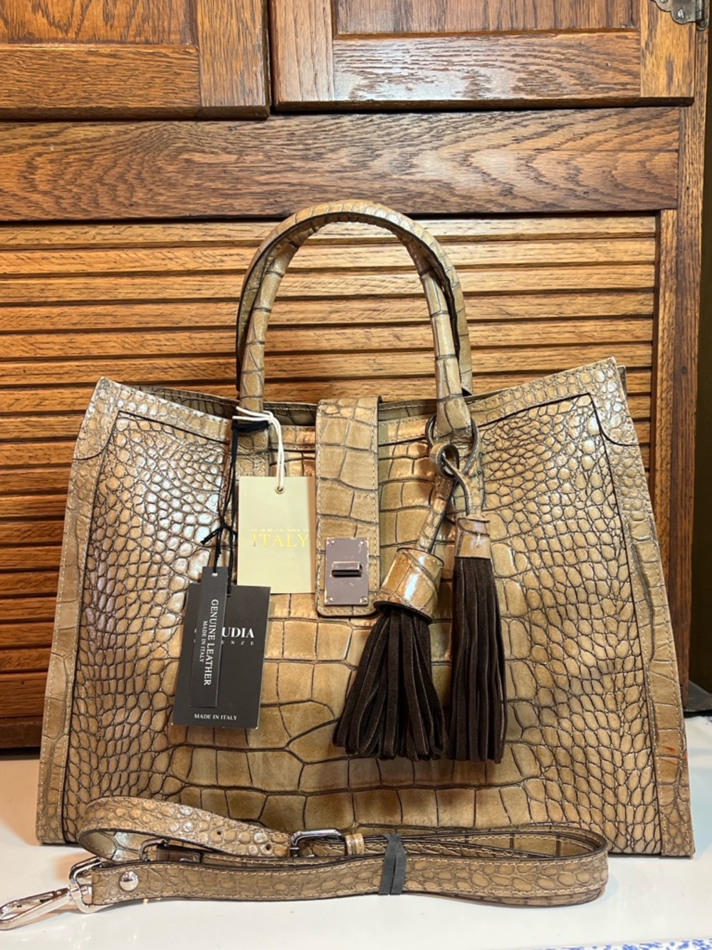 NWT Claudia Firenze Croc Embossed Leather two way carry satchel, crossbody, tote